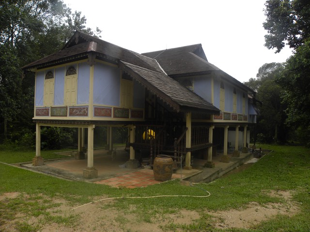 Rimbun Dahan Chieftan's House